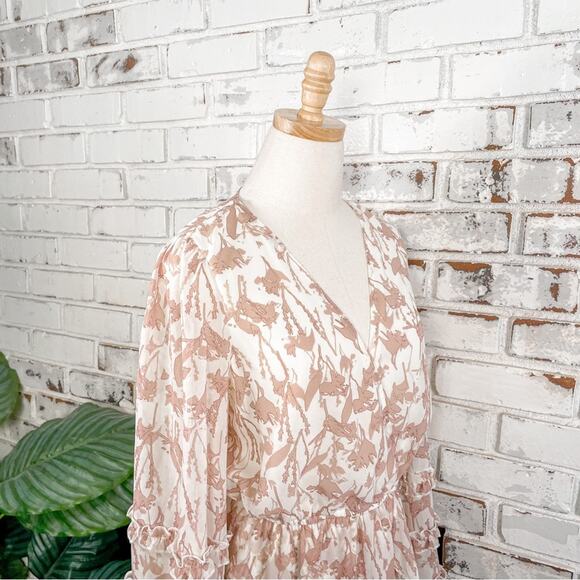 White & Pink Floral Sheer Long Ruffle Bell Sleeve V-neck Keyhole Romper M - Picture 4 of 10